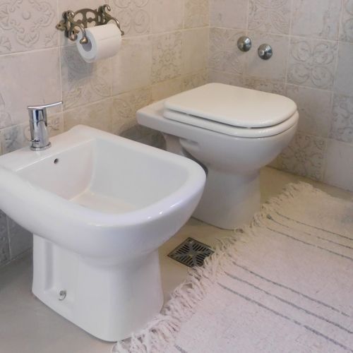 Inodoro corto Bari - Imagen 3